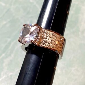 Phantasya white and sterling silver ring with clear stones size 7